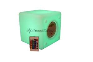 cube 8 green remote logo